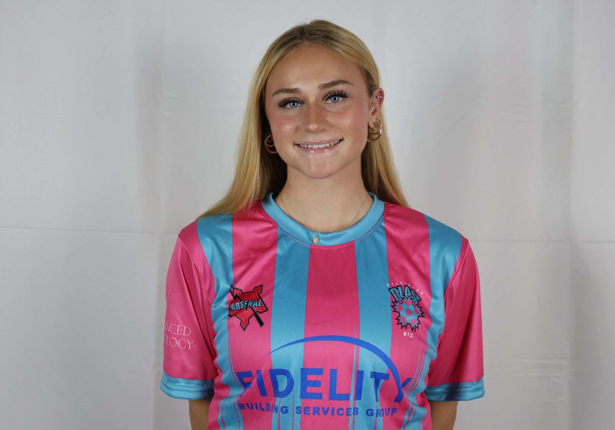 Lucy Larson (27)